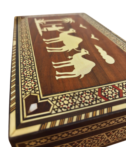 صندوق موزاييك للجِمال من عام 1970 – فن دمشقي يدوي نادر