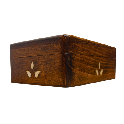 صندوق دمشقي فاخر – تطعيم بالصدف وبراعة المشغل العربي