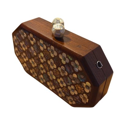 Jouri – Luxuriöse Damaszener Clutch mit Rosen-Perlmutt & Perlenkette