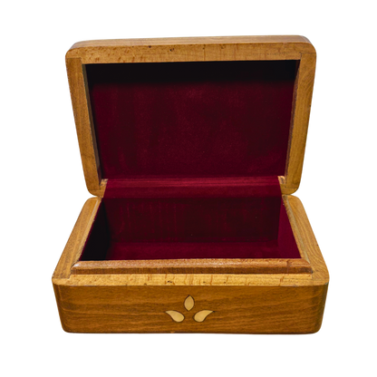 صندوق دمشقي فاخر – تطعيم بالصدف وبراعة المشغل العربي