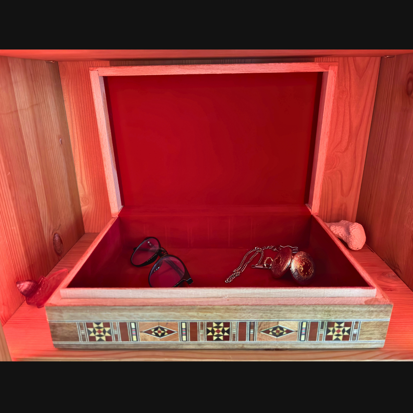 صندوق مجوهرات وهدايا موزاييك دمشقي – أناقة مصنوعة يدويًا