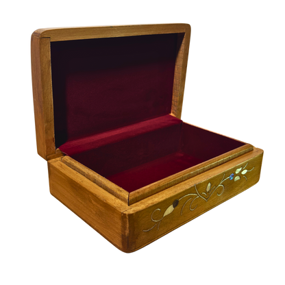 صندوق دمشقي فاخر – تطعيم بالصدف وبراعة المشغل العربي