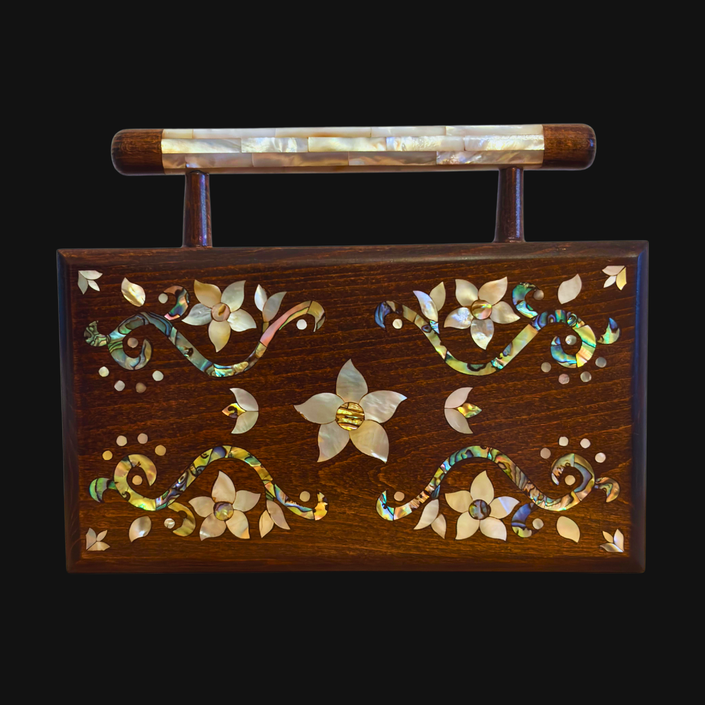 شام – حقيبة يد دمشقية فاخرة مطعّمة بالصدف وبطانة بروكار