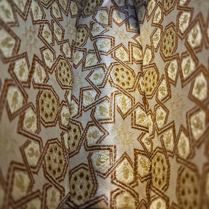 Jouri – Luxuriöse Damaszener Clutch mit Rosen-Perlmutt & Perlenkette