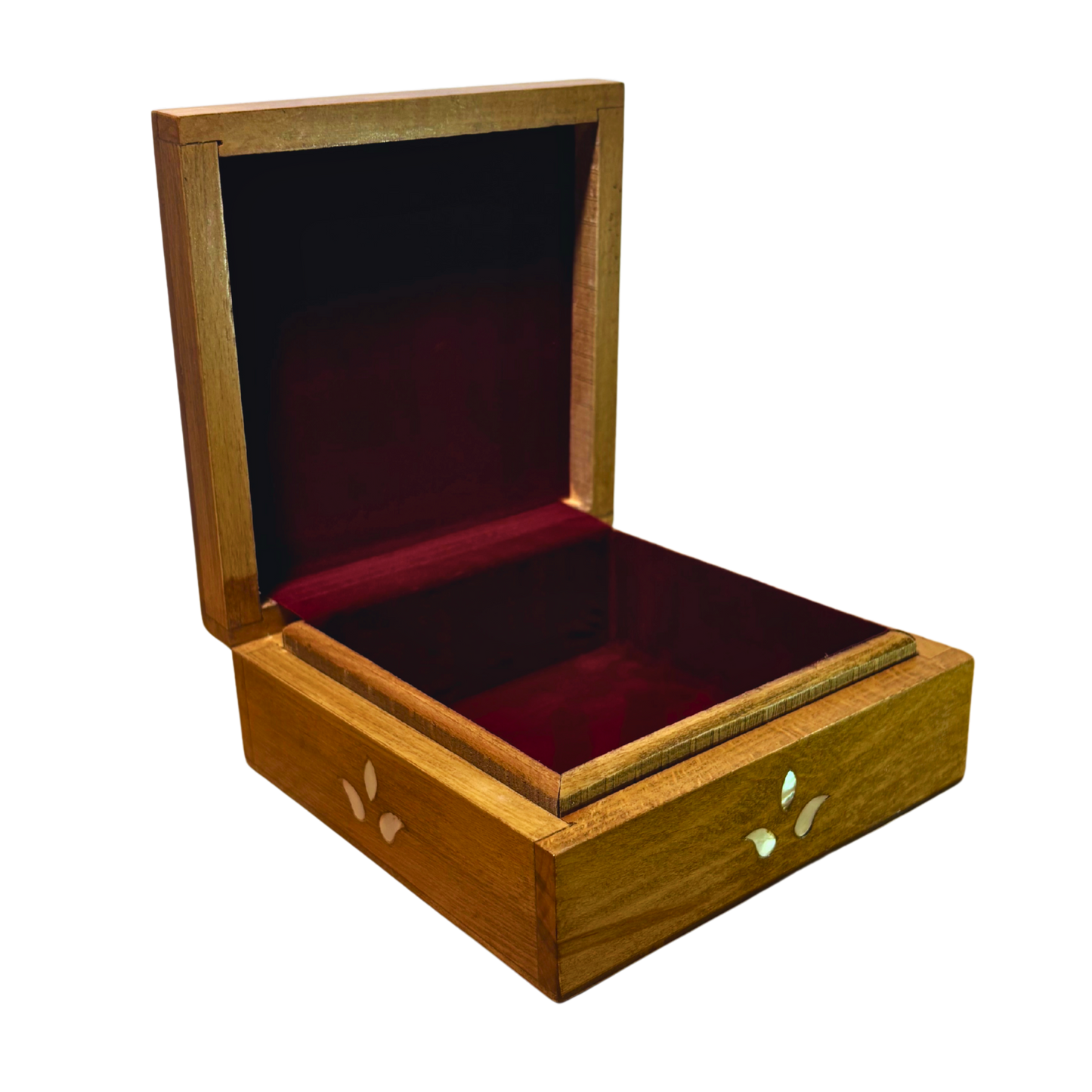 صندوق دمشقي فاخر – تطعيم بالصدف وبراعة المشغل العربي