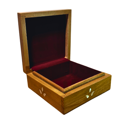 صندوق دمشقي فاخر – تطعيم بالصدف وبراعة المشغل العربي