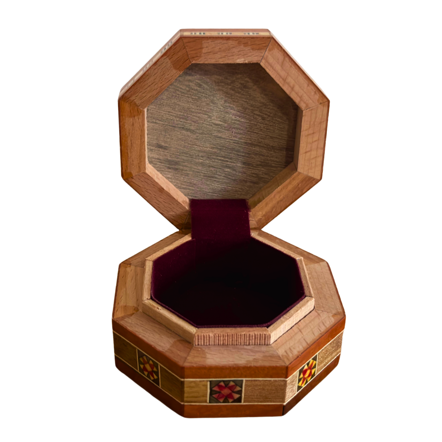 صندوق مجوهرات موزاييك دمشقي – مصنوع يدويًا من الخشب ومطعّم بالصدف بلون الفخار الدافئ