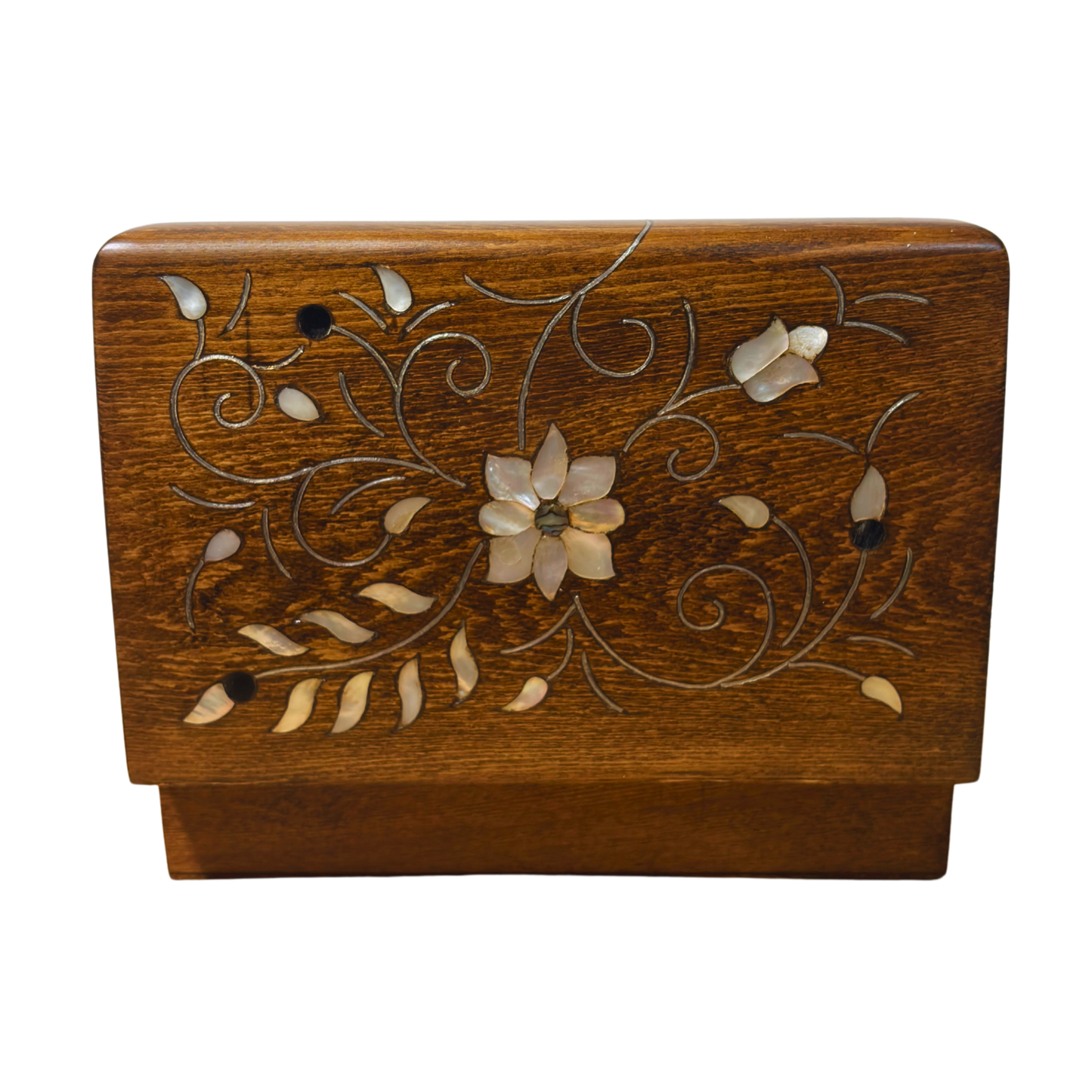 صندوق دمشقي فاخر – تطعيم بالصدف وبراعة المشغل العربي