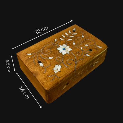 صندوق دمشقي فاخر – تطعيم بالصدف وبراعة المشغل العربي