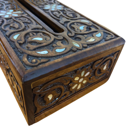 علبة مناديل محفورة يدويًا من خشب الزان ومطعمة بالصدف –  مصقول بلون الجوز الطبيعي