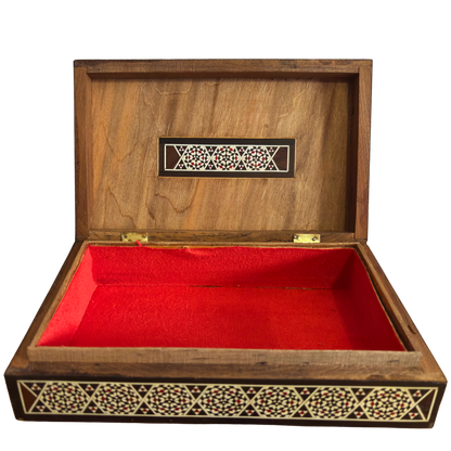 صندوق موزاييك للجِمال من عام 1970 – فن دمشقي يدوي نادر