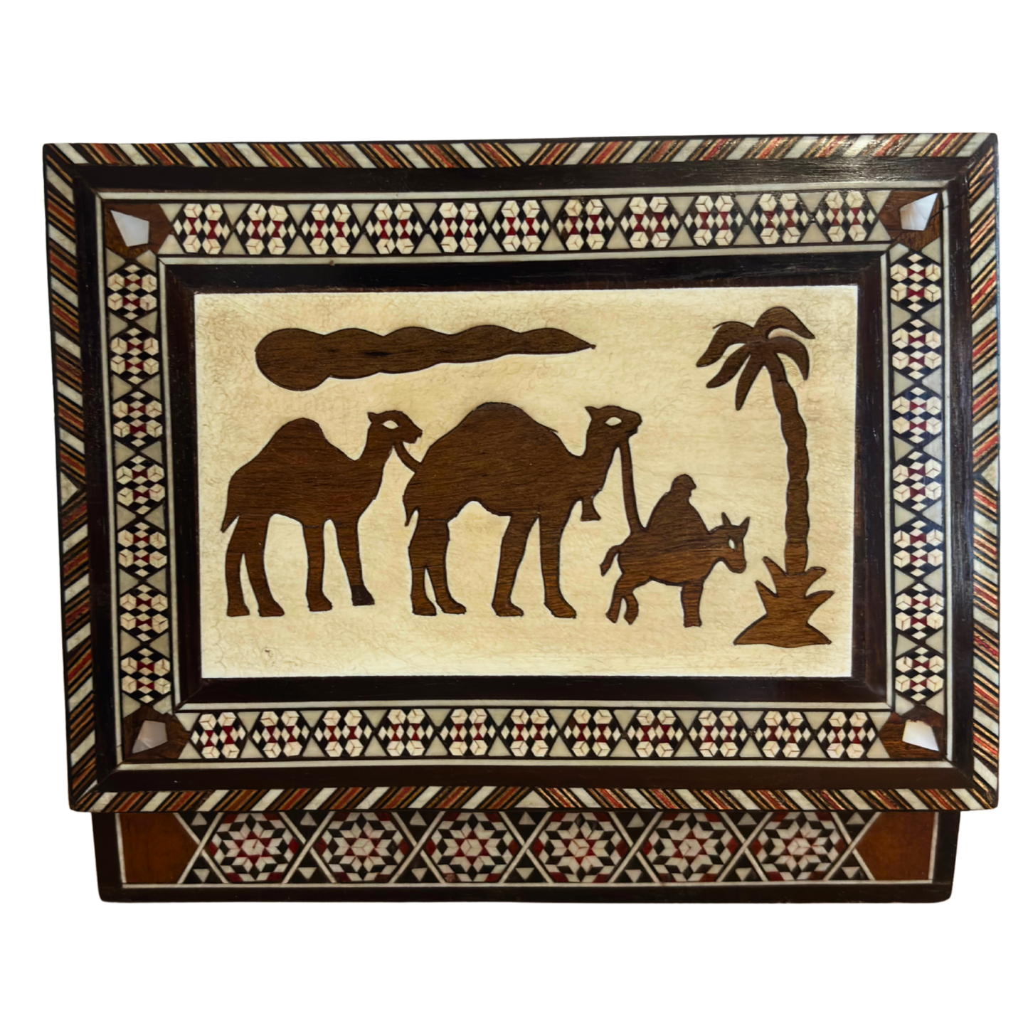 1970 Vintage Deve Mozaik Takı Kutusu – Sedef Kakmalı Şam El Sanatı