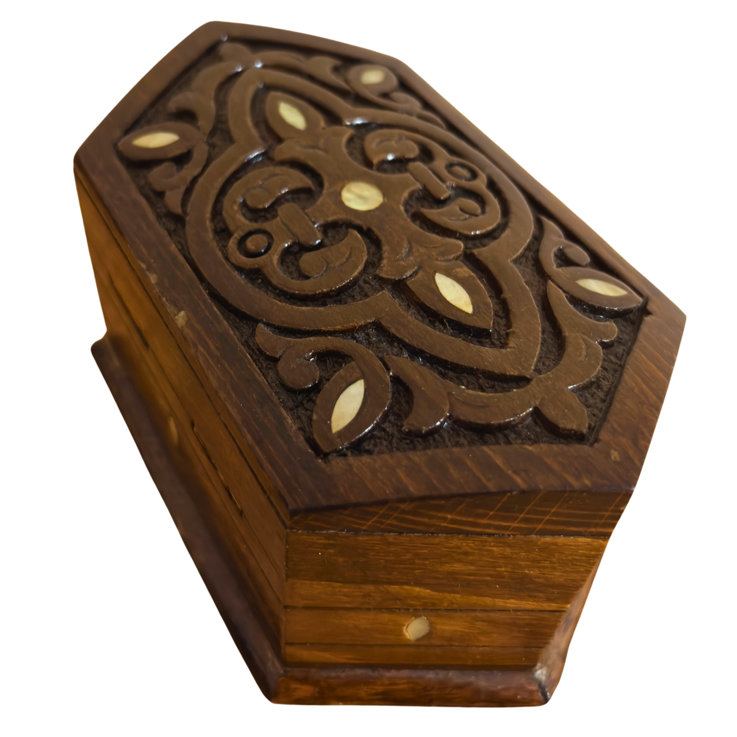 El Oyması Kayın Ahşap Kutu – Sedef ve Kadife Astar, Zamansız Doğu Tasarımı