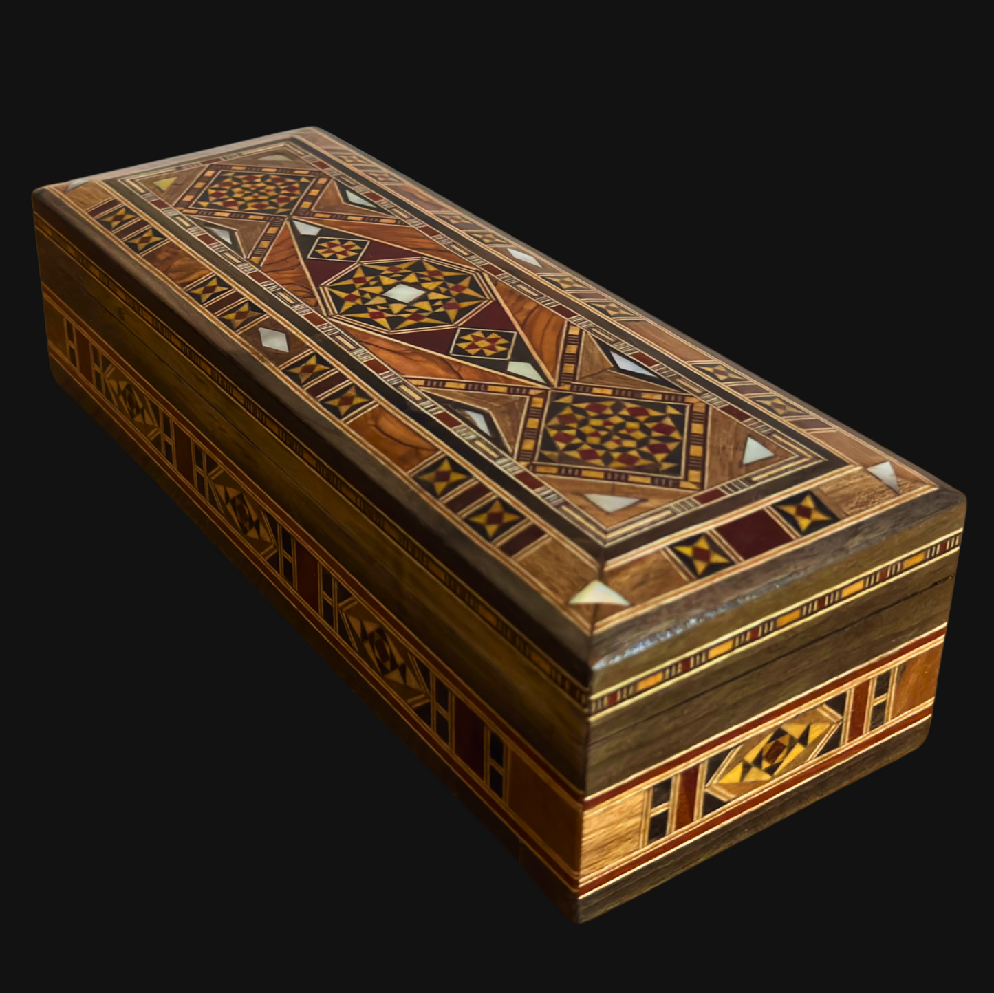 صندوق موزاييك دمشقي للأقلام والمجوهرات والمسبحة – فن مطعّم بالصدف
