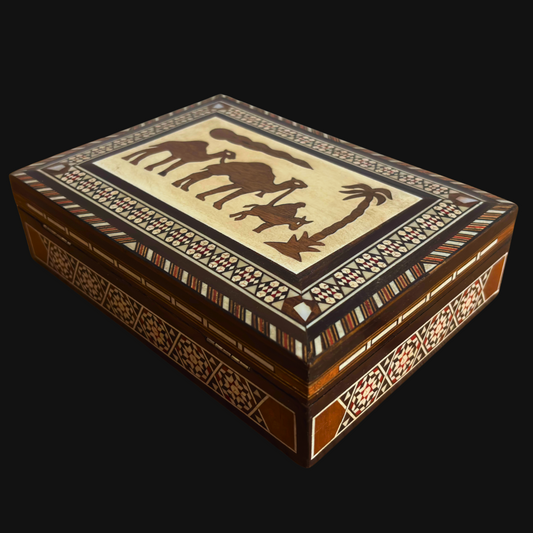 صندوق مجوهرات موزاييك للجمال من عام 1970 – فن دمشقي يدوي مطعّم بالصدف