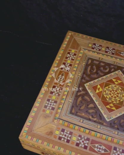 Scrigno Damasceno per Gioielli e Ricordi – Eleganza in Velluto