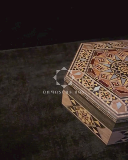 صندوق موزاييك دمشقي فاخر – صدف ومخمل راقٍ